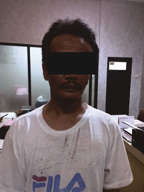 Indo Bokep Oknum Guru di Kandat Dibekuk Polisi, Terbukti Permainkan Kemaluan Siswanya – Kediri Handal