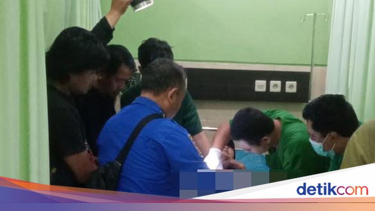 Indo Bokep romansa Petugas Damkar rela Pipa Paralon dari Kelamin Kakek di Ngawi