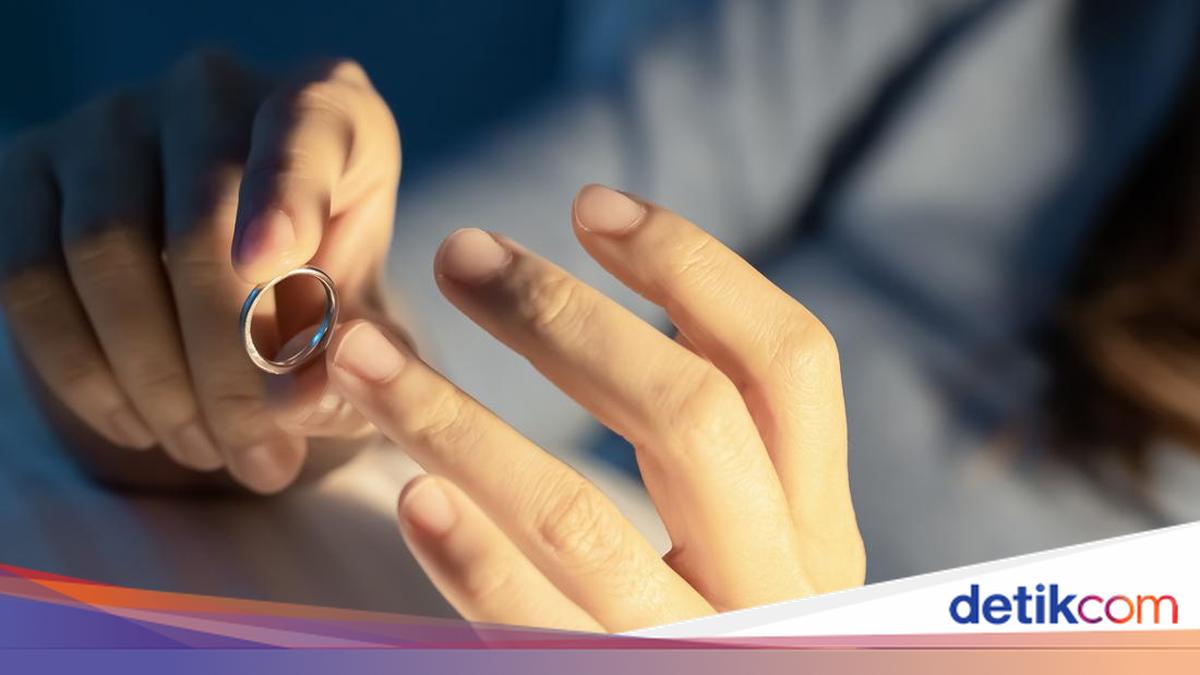 Indo Bokep Begini jejak Damkar Lepaskan Cincin Nyangkut di Kemaluan cowok Demak
