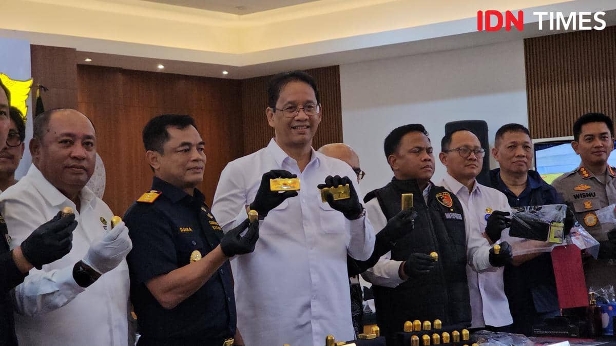 Indo Bokep 7 WNA Selundupkan 17 Kg Emas bagian dalam Kemaluan dan Dubur