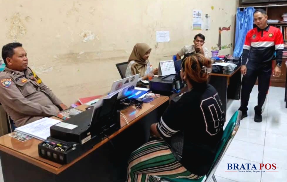 Indo Bokep Istri di Kunir Lumajang disinyalir Lukai Kemaluan Suami ketika istirahat, Dipicu Cemburu dan Ancaman tidak berbarengan