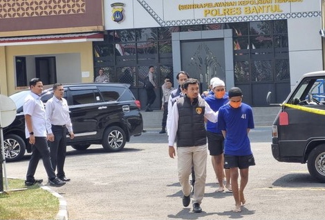 Indo Bokep Sadis! Penduduk Bantul Disiksa 5 Temannya hingga Tewas, Area Kemaluan Dibakar – BicaraIndonesia.net