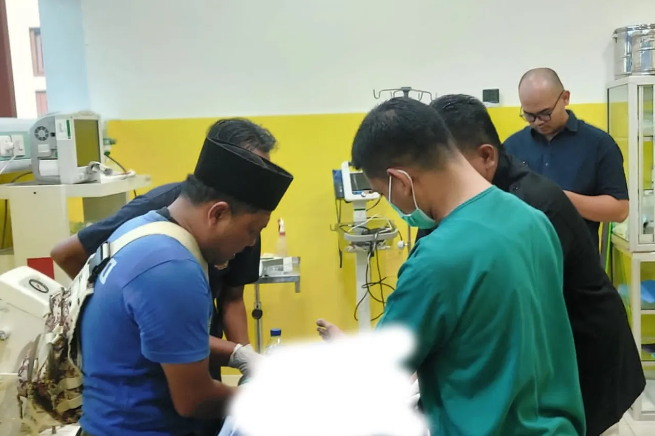 Indo Bokep Kemaluan Pria di Ponorogo Bengkak dikarenakan Dipasangi Cincin